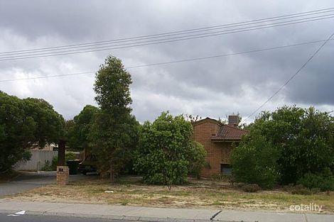 7 Seville Dr, Seville Grove, WA 6112