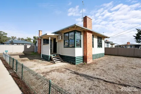 8 Porter Ave, Maryborough, VIC 3465