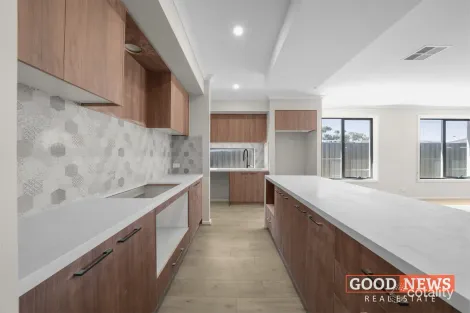 Property photo of 31 Makiti Crescent Harkness VIC 3337