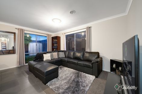 Property photo of 13 Sallys Run Hampton Park VIC 3976
