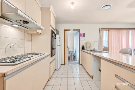 Property photo of 10 Dealing Drive Oakleigh South VIC 3167