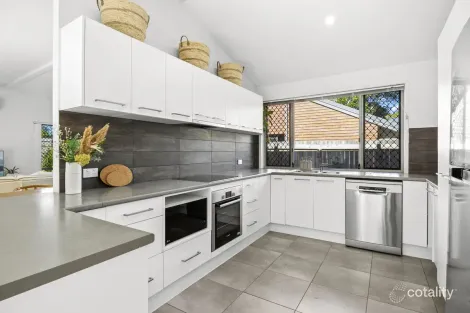 Property photo of 32 Parkway Drive Mooloolaba QLD 4557