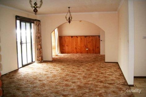 Property photo of 5 Shirra Place Attwood VIC 3049