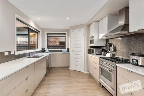 Property photo of 11 Pasadena Boulevard Clyde VIC 3978