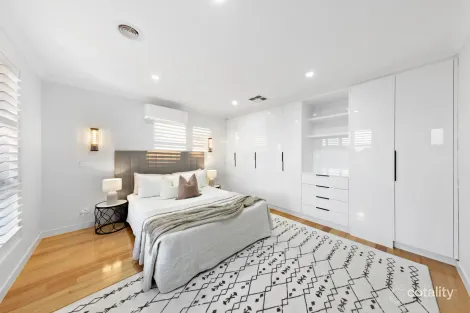 Property photo of 8 Pinnacle Way Fraser Rise VIC 3336