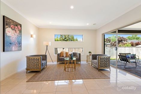 Property photo of 3 Little Gem Way Berwick VIC 3806