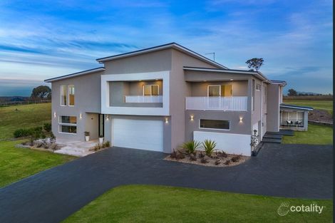 18 FARMINGDALE CT, LUDDENHAM, NSW 2745