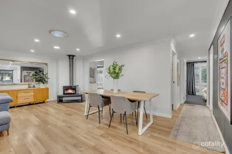 Property photo of 6 Woodcrest Close Kincumber NSW 2251