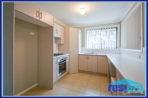 Property photo of 5 Hooghly Avenue Cameron Park NSW 2285