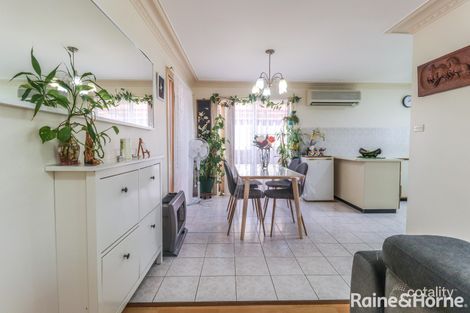 Property photo of 8 Cyclamen Place Macquarie Fields NSW 2564