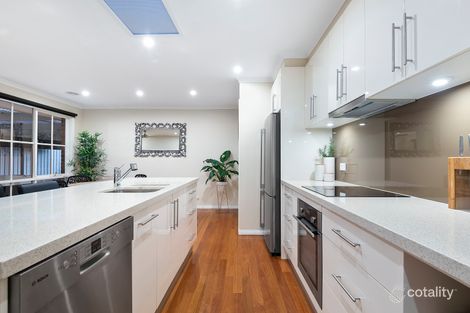 Property photo of 9 Steeple Place Endeavour Hills VIC 3802