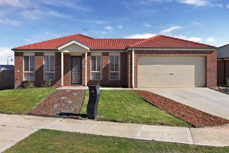 84 Sandalwood Dr, Pakenham, VIC 3810