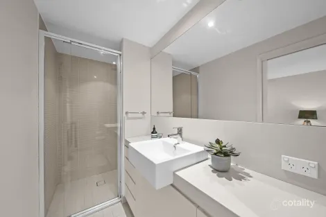 Property photo of 21/36 Canberra Avenue Forrest ACT 2603