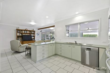 Property photo of 1 Wallen Place Wynnum West QLD 4178
