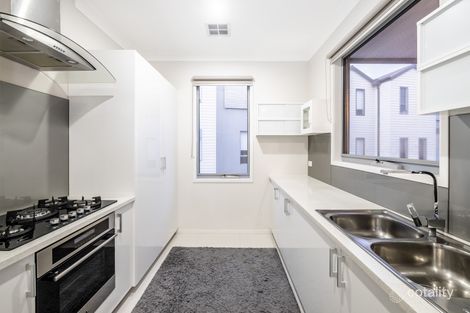 Property photo of 8/10 Mickleham Drive Cranbourne North VIC 3977