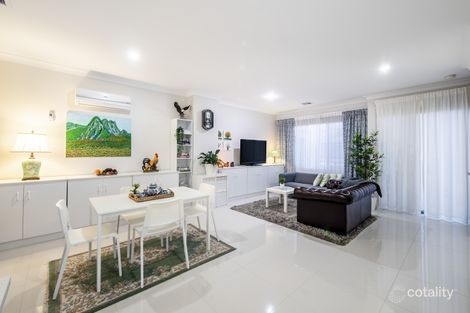 Property photo of 8/10 Mickleham Drive Cranbourne North VIC 3977