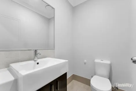 Property photo of 5 Bedford Crescent Spring Mountain QLD 4300