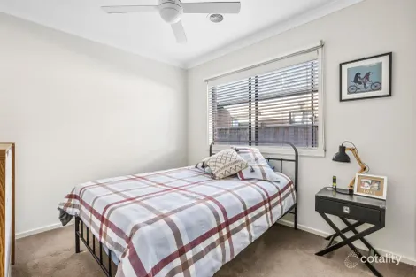 Property photo of 11 Honeyeater Way Mount Duneed VIC 3217