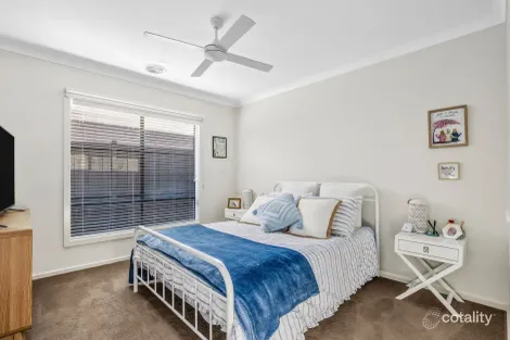 Property photo of 11 Honeyeater Way Mount Duneed VIC 3217