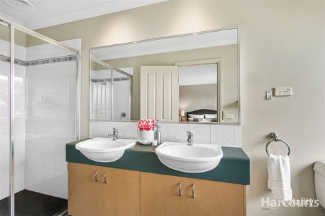 Property photo of 27 Peppertree Avenue Narre Warren South VIC 3805