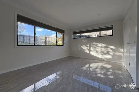 Property photo of 51 Bedivere Street Carindale QLD 4152