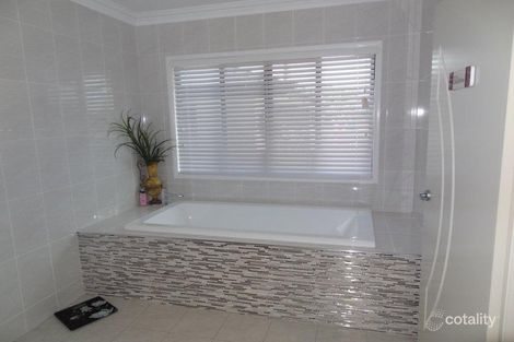 Property photo of 27 Ironbark Drive Emerald QLD 4720