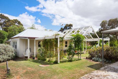 Property photo of 18 Mitchell Street Baringhup VIC 3463