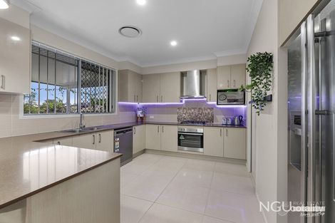 Property photo of 31 Pine Street Flinders View QLD 4305