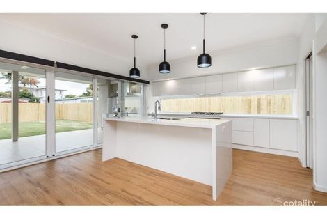 Property photo of 15 Fleetwood Court Helensvale QLD 4212