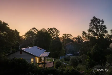 Property photo of 18 Rosella Road North Maleny QLD 4552