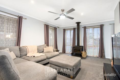 Property photo of 70 Marie Crescent Wendouree VIC 3355