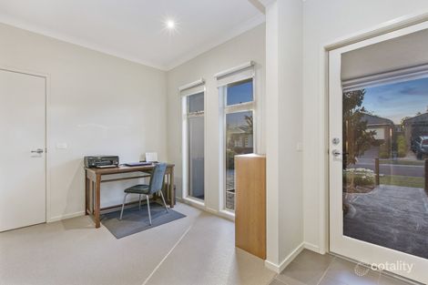 Property photo of 17 Sarton Link Pakenham VIC 3810