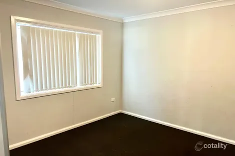 Property photo of 13 Romilly Place Ambarvale NSW 2560