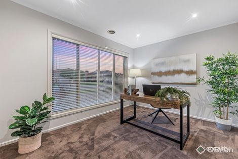 Property photo of 5 Sunhill Way Berwick VIC 3806