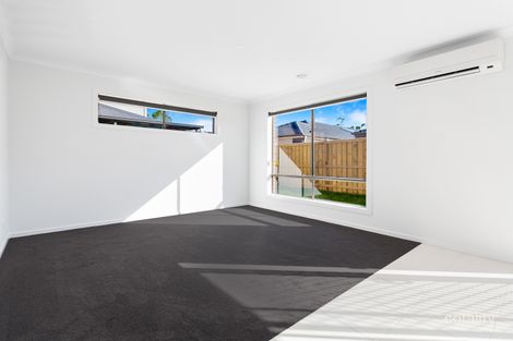 Property photo of 5 Tara Boulevard Officer VIC 3809