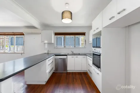 60 Dahlia St, Cannon Hill, QLD 4170