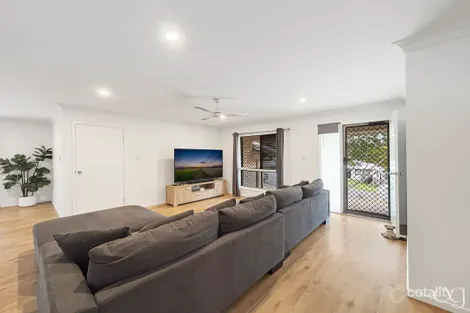 Property photo of 25 Perrys Crescent Rosewood QLD 4340