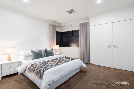 Property photo of 39 Sandpiper Island Retreat Wannanup WA 6210