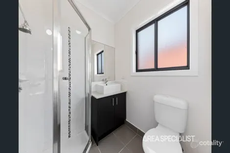 Property photo of 6 Macadamia Street Pakenham VIC 3810