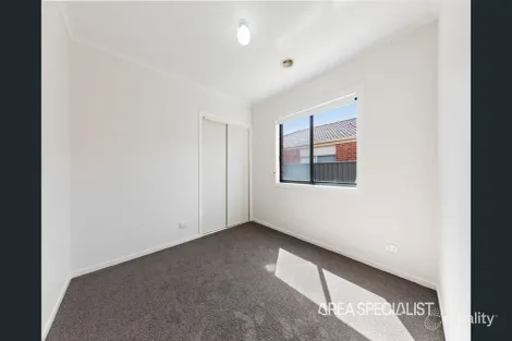Property photo of 6 Macadamia Street Pakenham VIC 3810