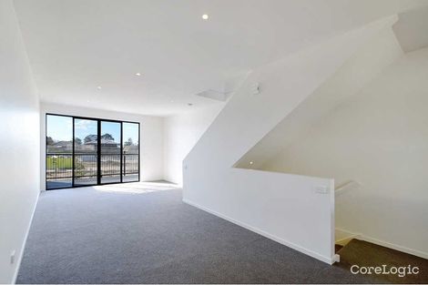 Property photo of 34 Central Park Walk Cheltenham VIC 3192