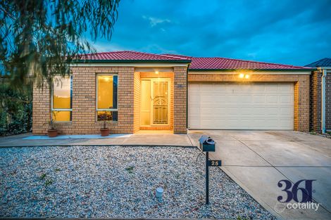25 Weavers St, Manor Lakes, VIC 3024