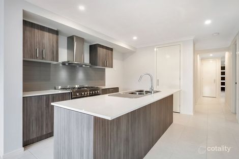 Property photo of 14 Springbank Road Wollert VIC 3750