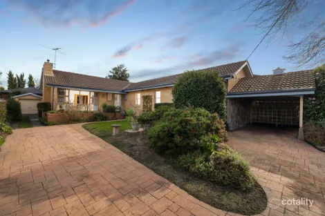 13 Mount Pleasant Dr, Mount Waverley, VIC 3149