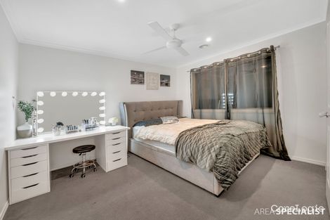 Property photo of 27 Robusta Avenue Cranbourne VIC 3977