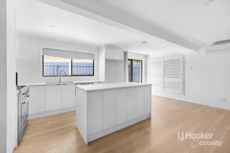 Property photo of 4 Tamarind Crescent Werribee VIC 3030