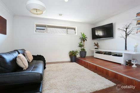 Property photo of 7 Insley Way Caroline Springs VIC 3023