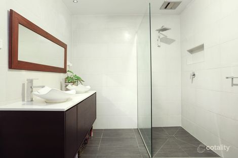 Property photo of 7 Insley Way Caroline Springs VIC 3023