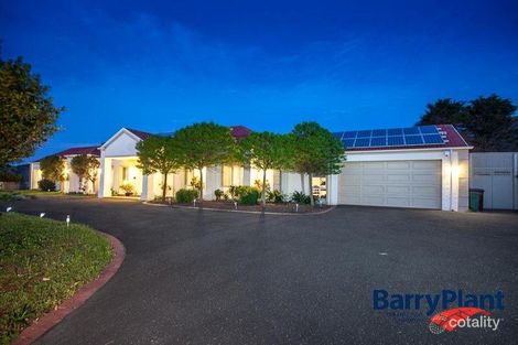 Property photo of 44 Ebeli Close Narre Warren North VIC 3804