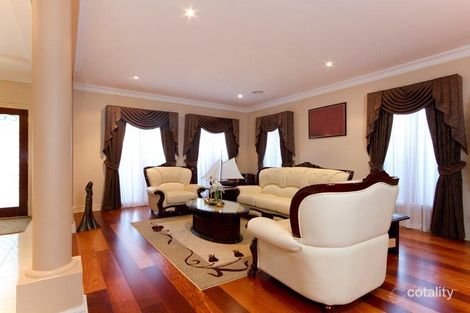Property photo of 36 Monkhouse Drive Endeavour Hills VIC 3802